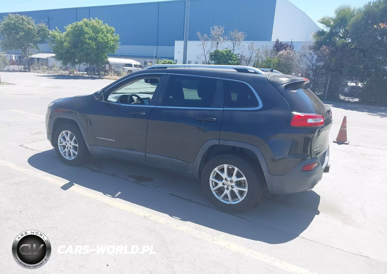 2014 Jeep Cherokee Latitude VIN:1C4PJMCS3EW214968 - 3