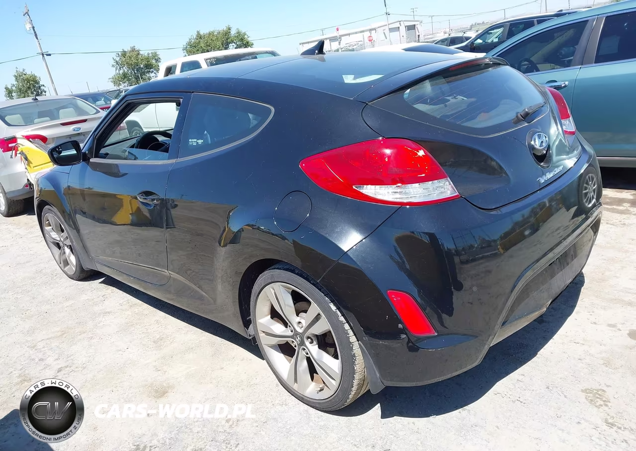 2015 Hyundai Veloster VIN:KMHTC6ADXFU228917 - 3