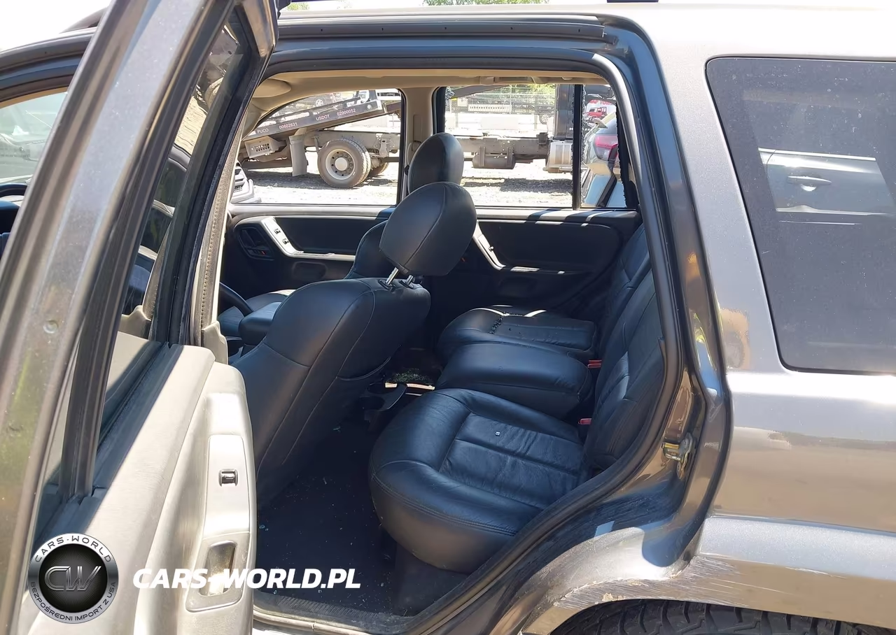 2002 Jeep Grand Cherokee Laredo VIN:1J4GW48S52C322168 - 8