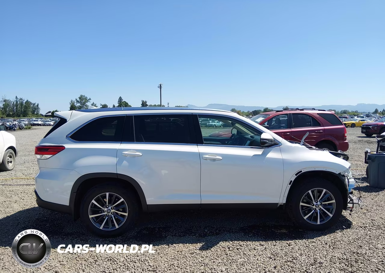 2019 Toyota Highlander Xle VIN:5TDJZRFH3KS574197 - 14