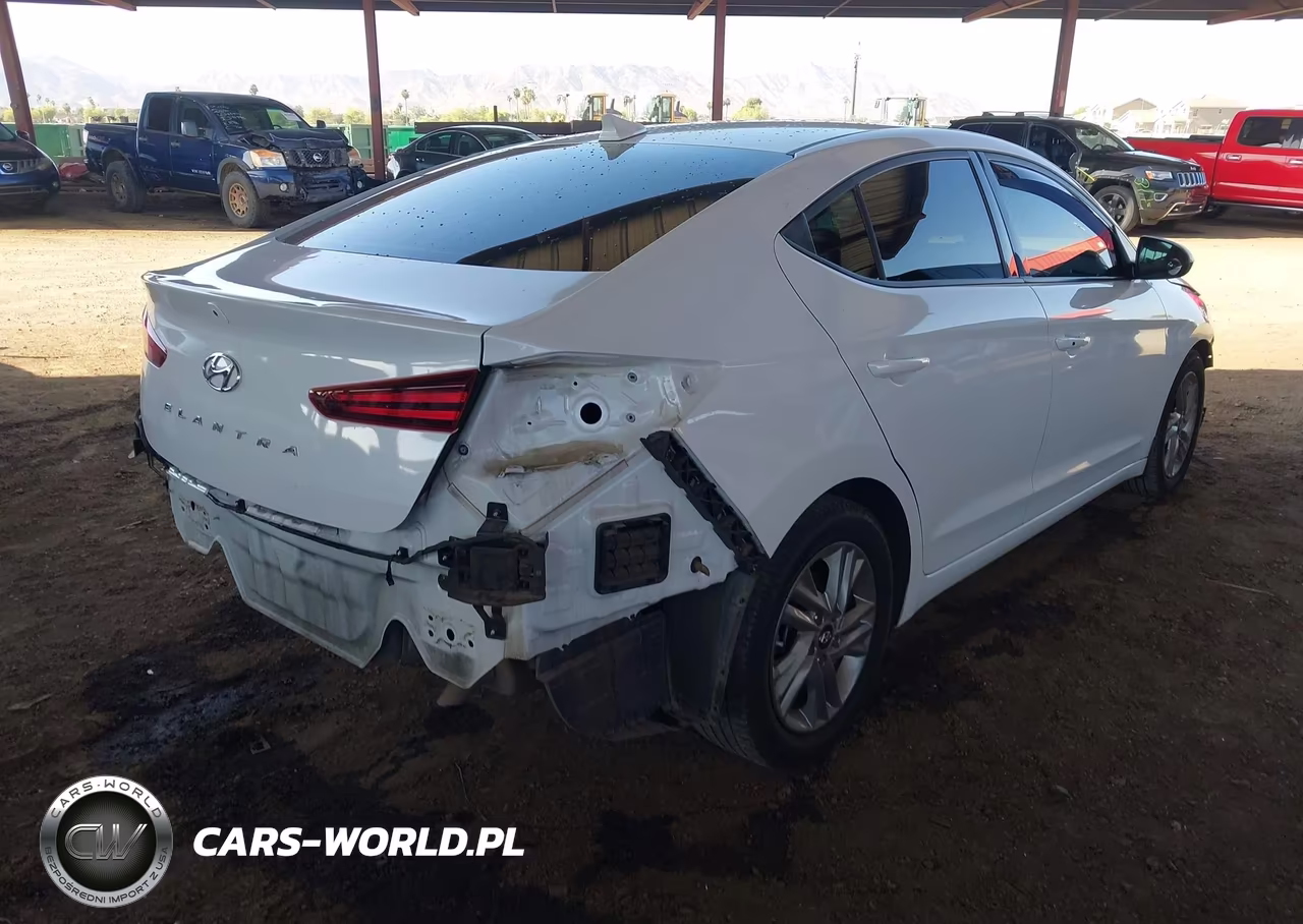 2020 Hyundai Elantra Value Edition VIN:5NPD84LF2LH605419 - 4