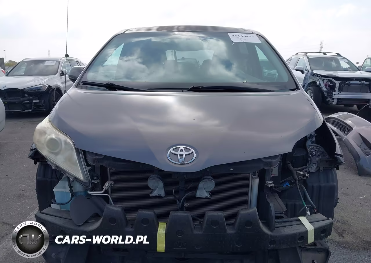2013 Toyota Sienna Le V6 8 Passenger VIN:5TDKK3DC6DS405002 - 13