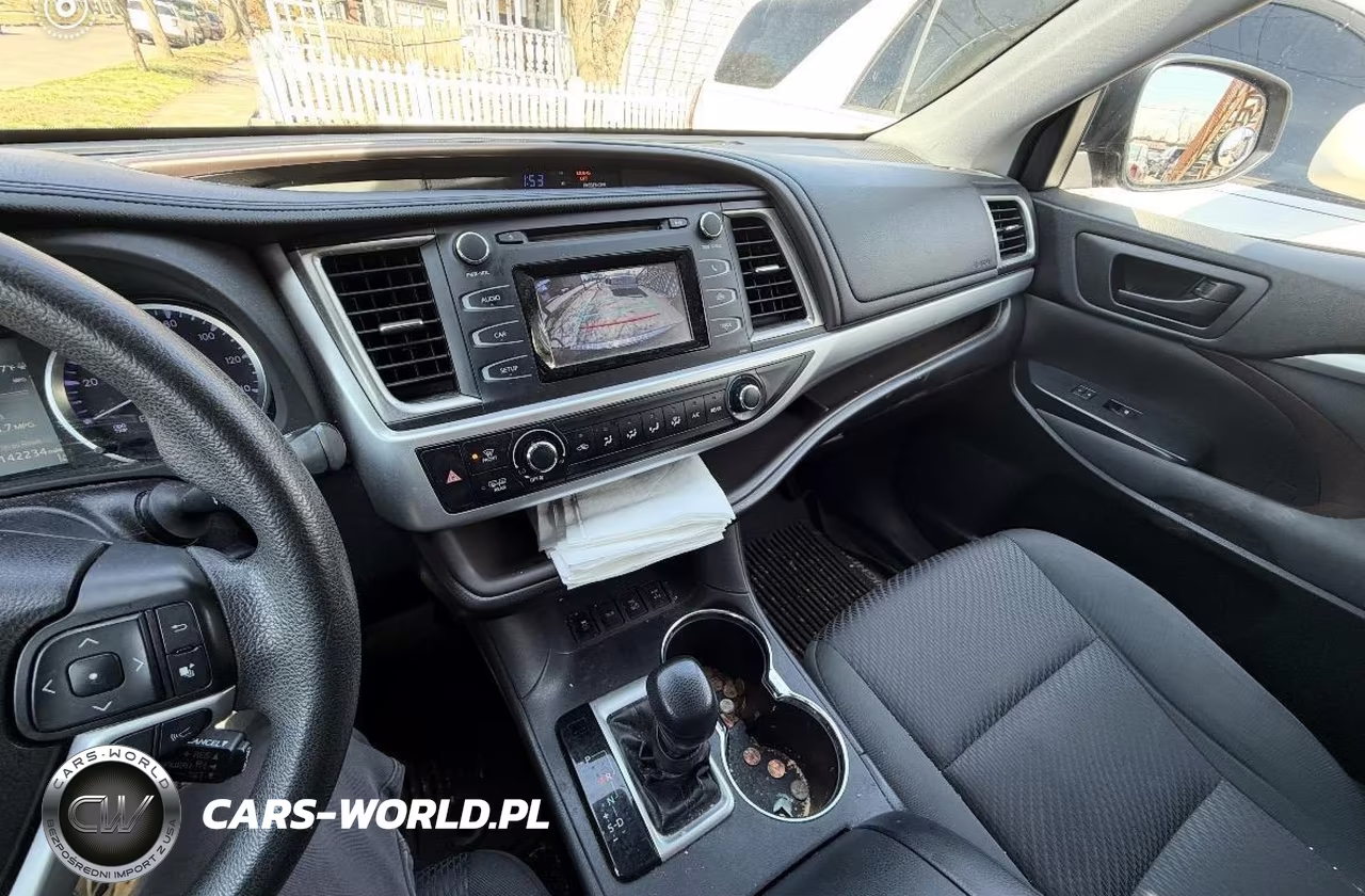 2018 Toyota Highlander Le VIN:5TDBZRFH1JS883847 - 11