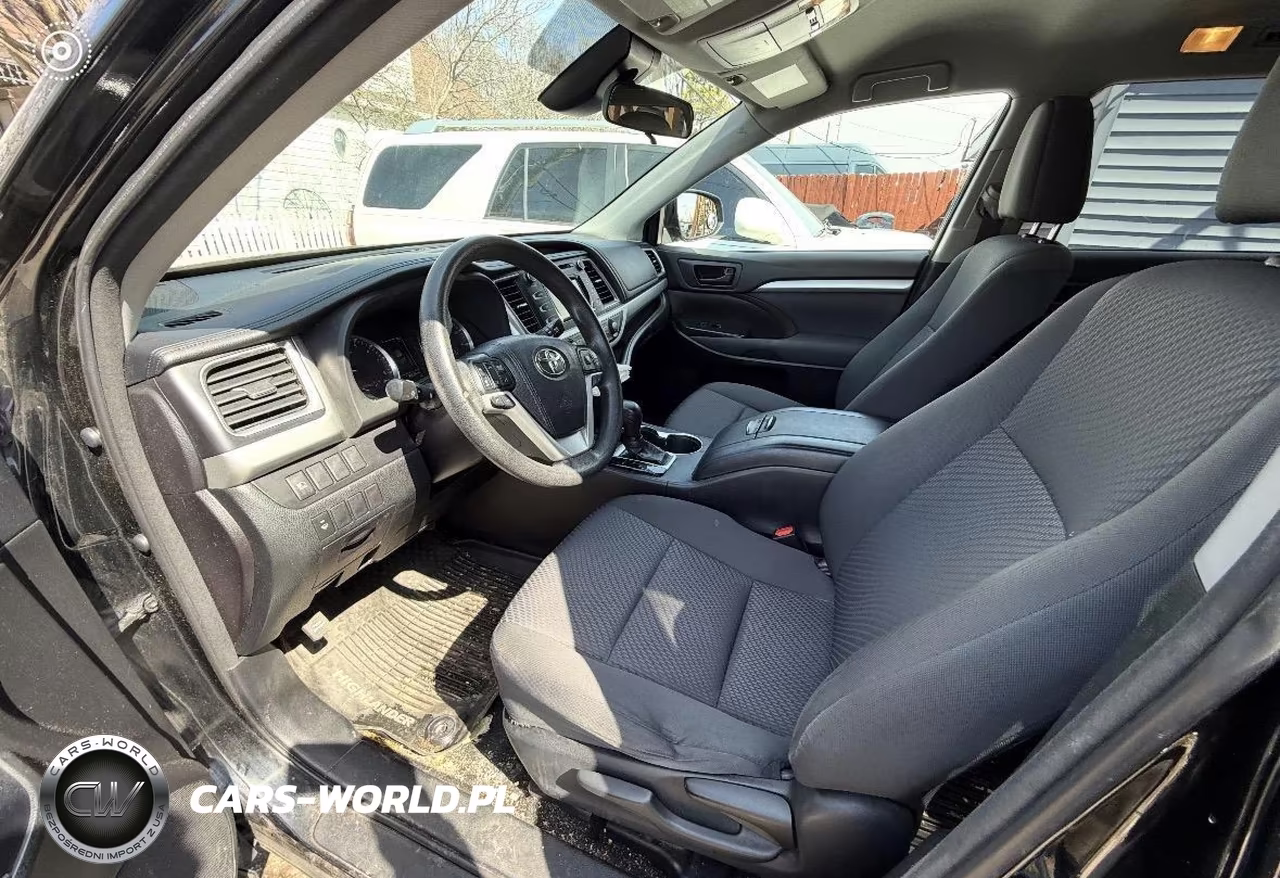 2018 Toyota Highlander Le VIN:5TDBZRFH1JS883847 - 5