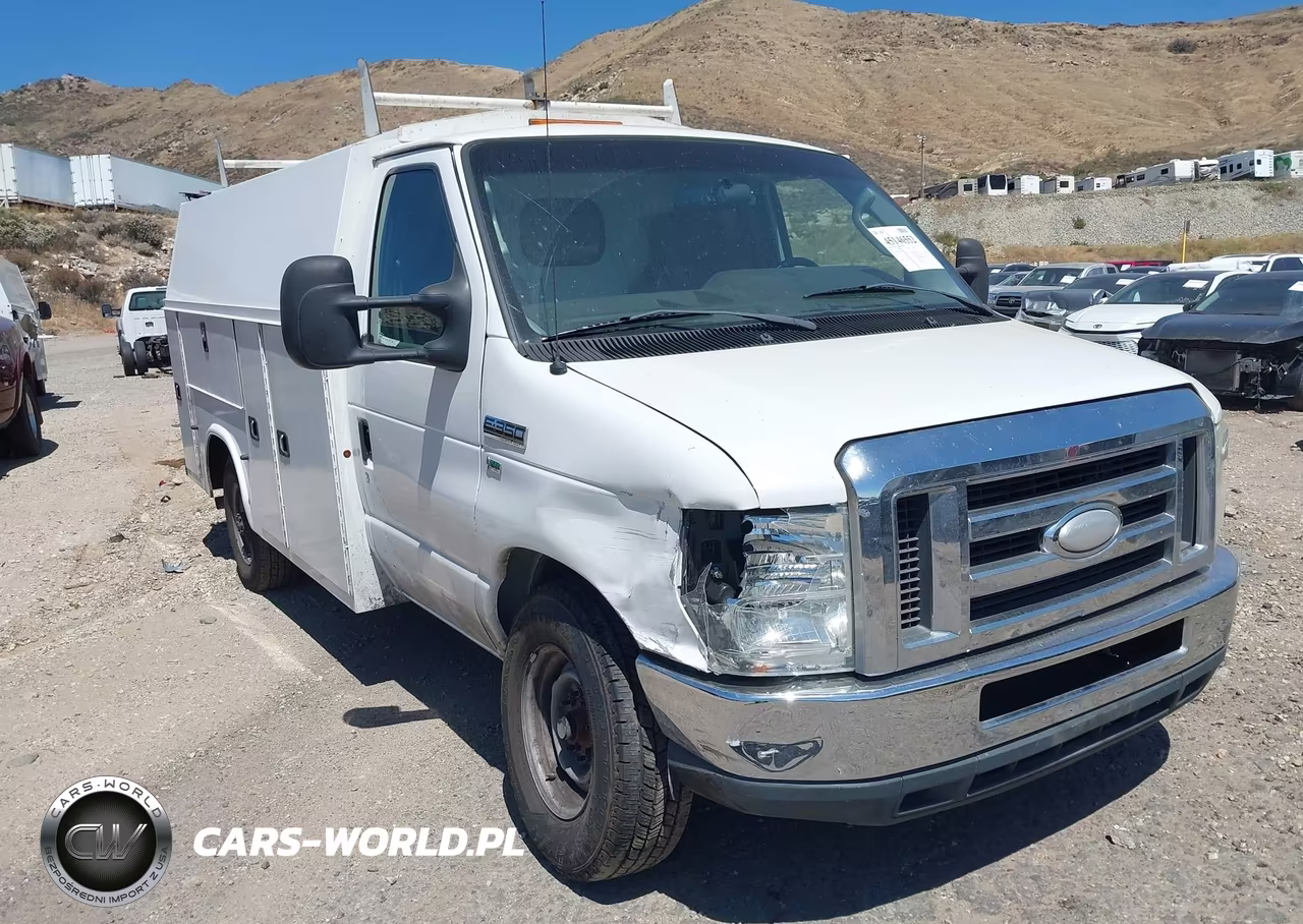 2015 Ford E-350 Cutaway – zdjęcie 1 z 19