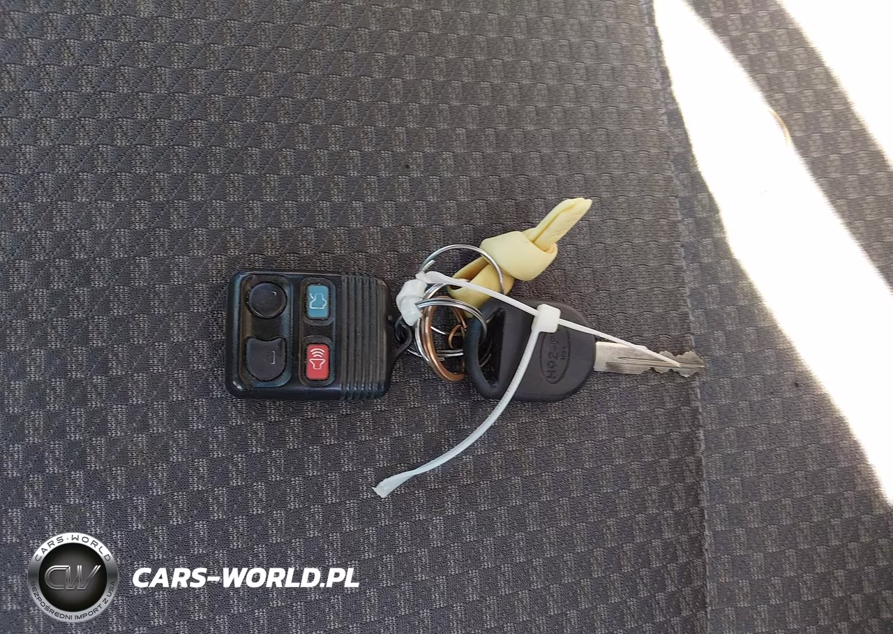 2006 Ford Focus Zx3 VIN:1FAHP31N16W237781 - 11