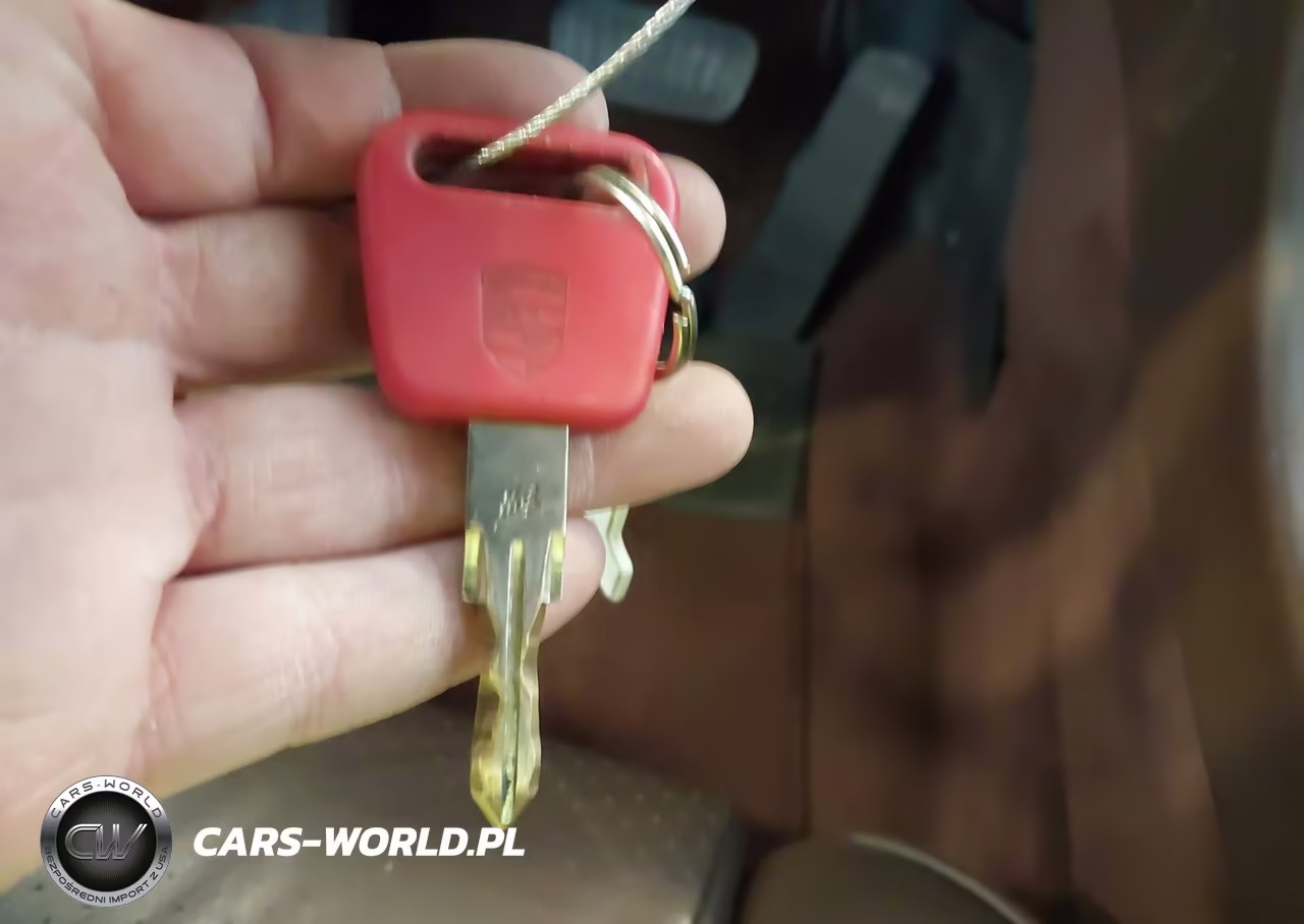 1981 Porsche 928 VIN:WP0JA0923BS820604 - 11