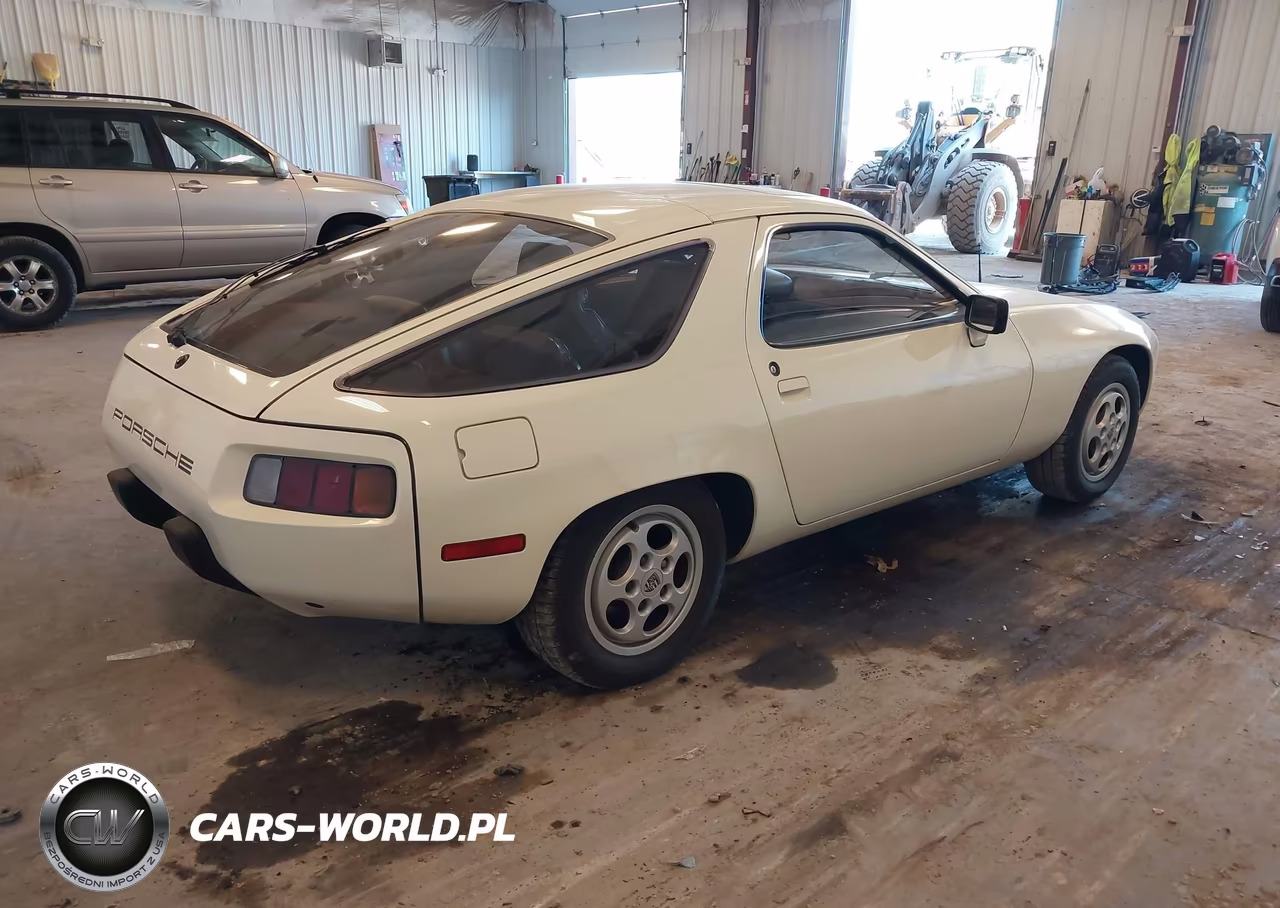 1981 Porsche 928 VIN:WP0JA0923BS820604 - 4