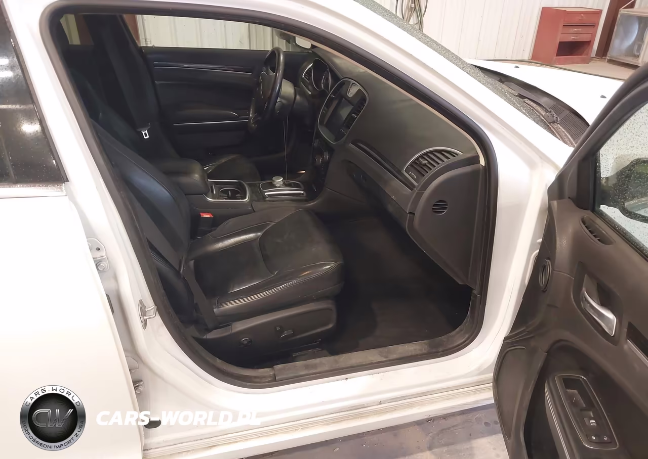 2015 Chrysler 300 Limited VIN:2C3CCAAG1FH755107 - 5