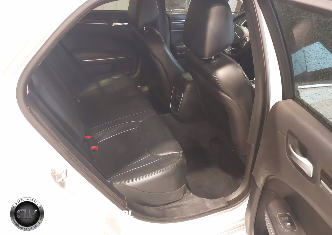 2015 Chrysler 300 Limited VIN:2C3CCAAG1FH755107 - 8