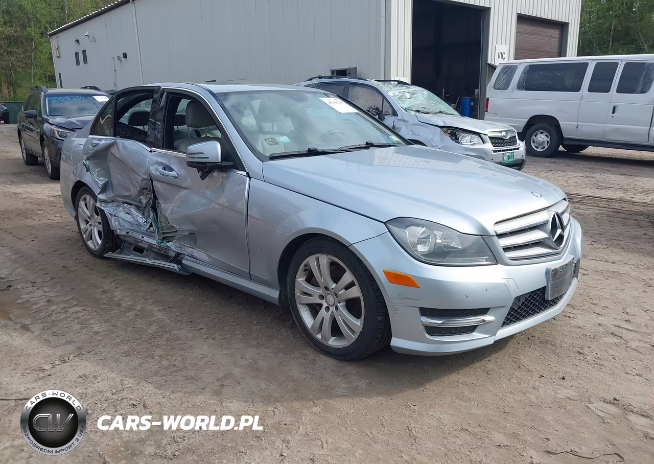 2013 Mercedes-Benz C 300 Sport 4Matic – zdjęcie 1 z 16