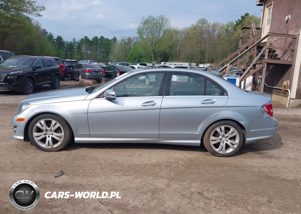 2013 Mercedes-Benz C 300 Sport 4Matic VIN:WDDGF8ABXDG146159 - 14