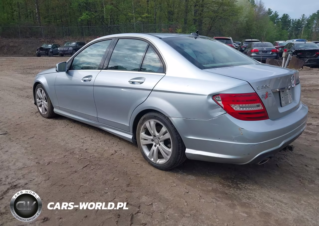 2013 Mercedes-Benz C 300 Sport 4Matic VIN:WDDGF8ABXDG146159 - 3