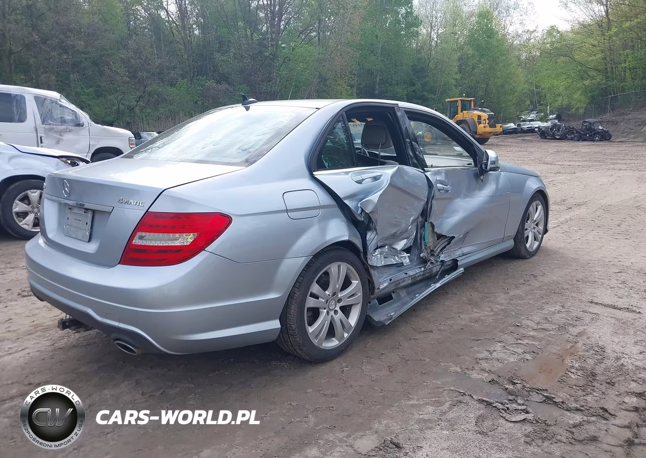 2013 Mercedes-Benz C 300 Sport 4Matic VIN:WDDGF8ABXDG146159 - 4