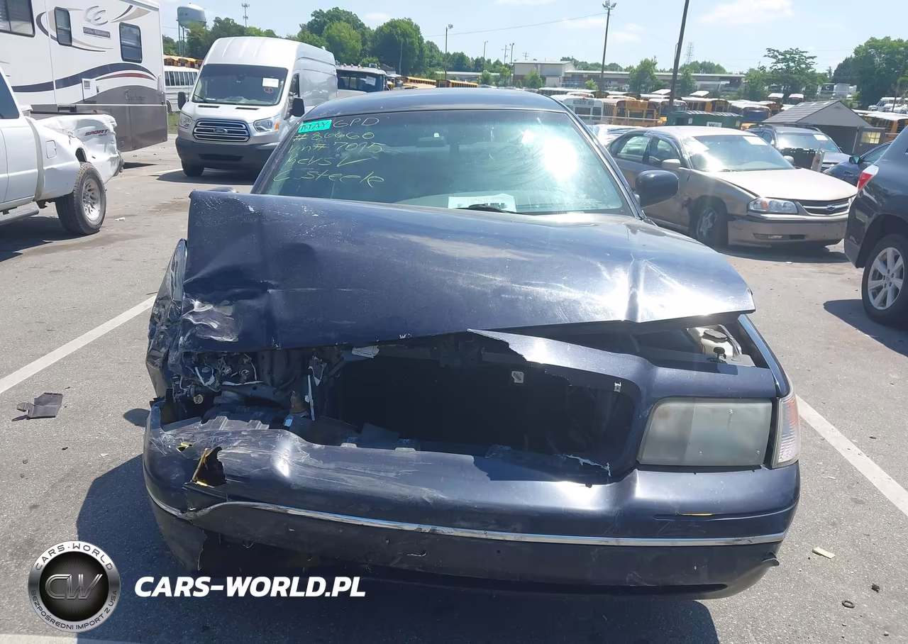 1999 Ford Crown Victoria VIN:2FAFP73W7XX137095 - 13