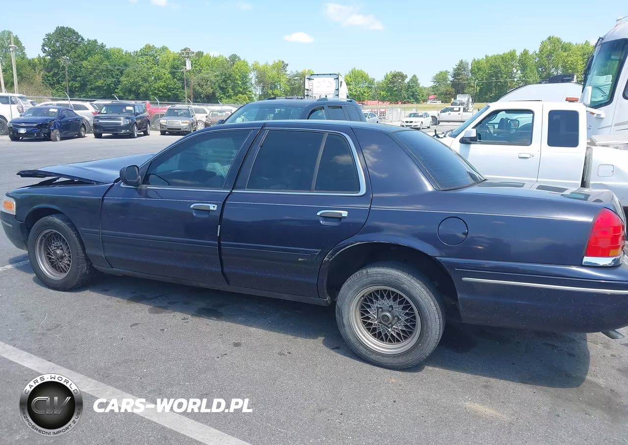 1999 Ford Crown Victoria VIN:2FAFP73W7XX137095 - 15