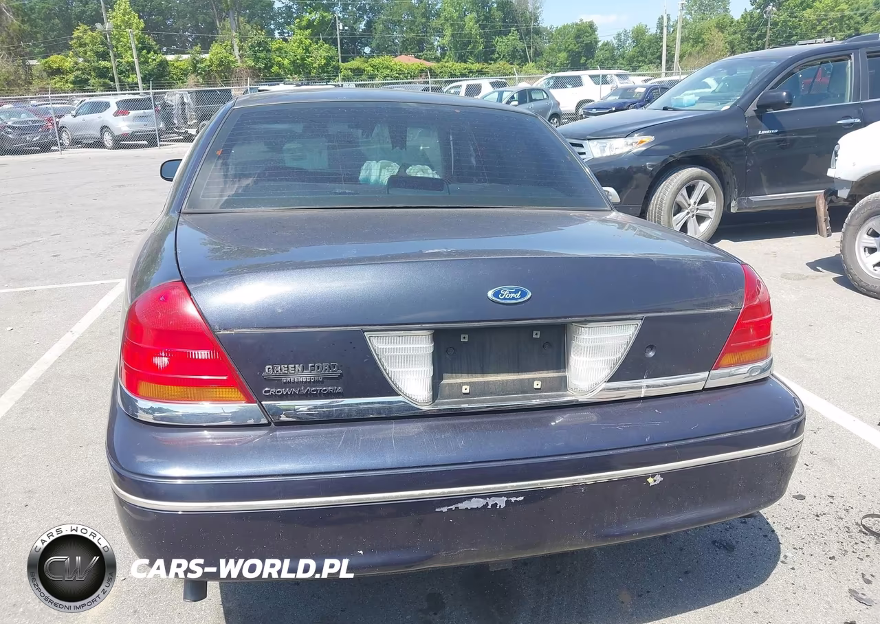 1999 Ford Crown Victoria VIN:2FAFP73W7XX137095 - 17