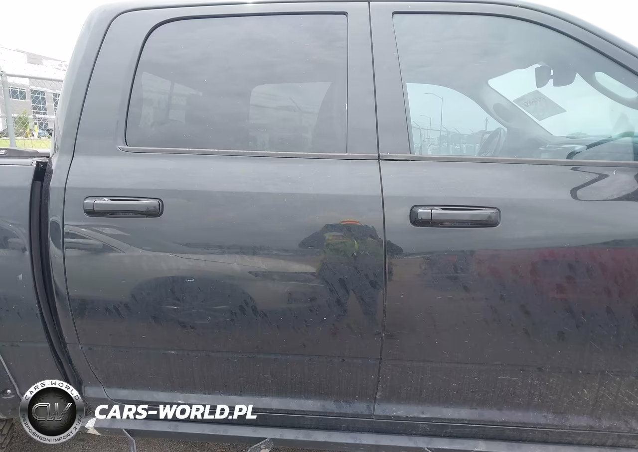 2016 Ram 1500 Sport VIN:1C6RR7MT1GS392888 - 13