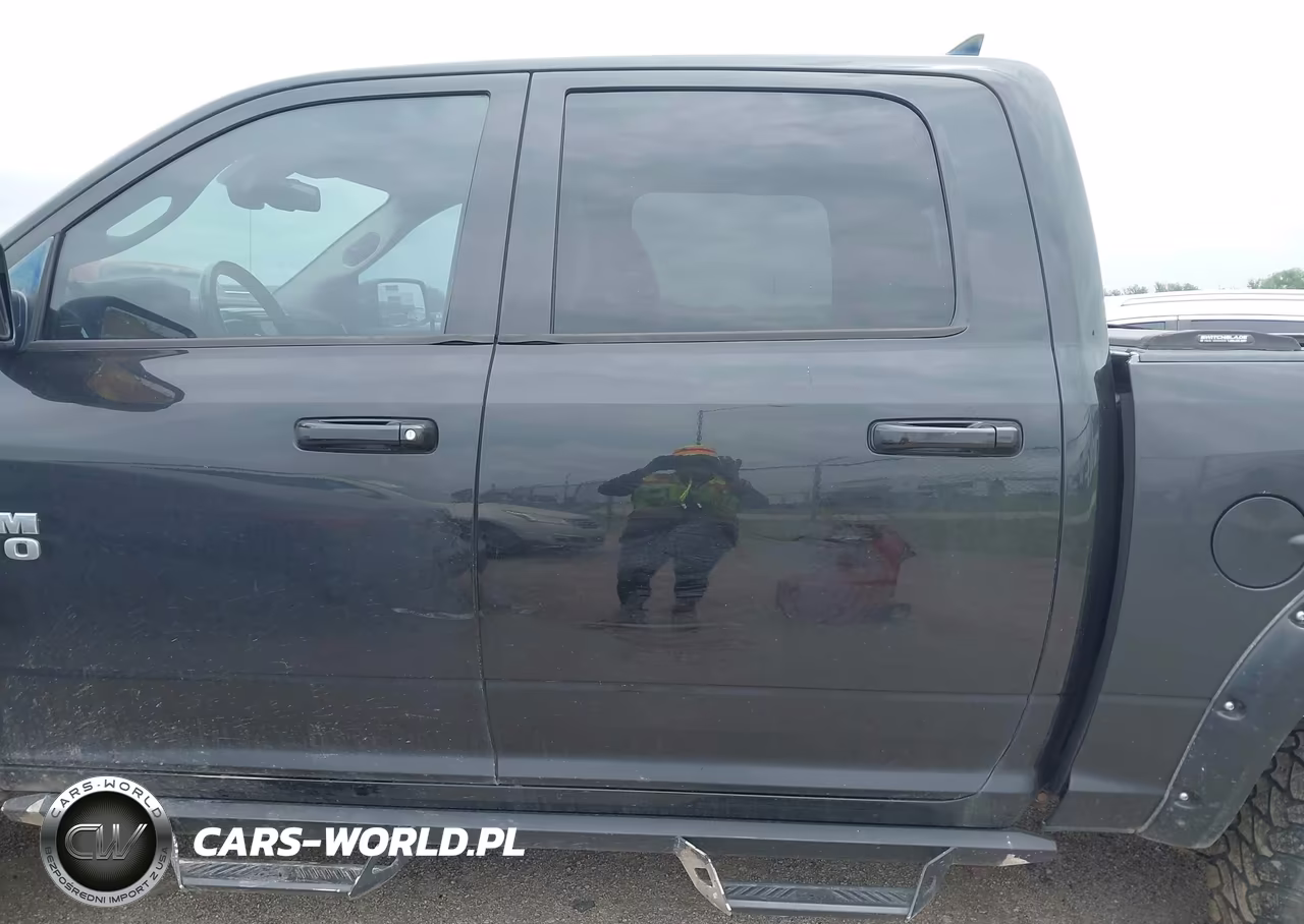 2016 Ram 1500 Sport VIN:1C6RR7MT1GS392888 - 14