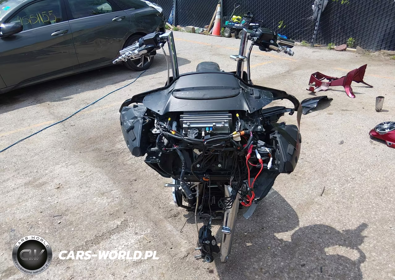 2017 Harley-Davidson Fltrxs Road Glide Special VIN:1HD1KTC1XHB622320 - 5