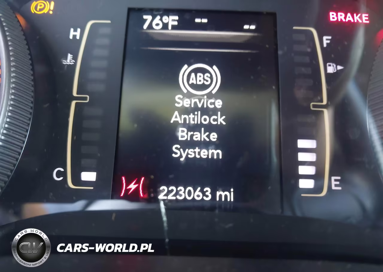 2019 Jeep Cherokee Latitude Plus Fwd VIN:1C4PJLLN2KD147615 - 15