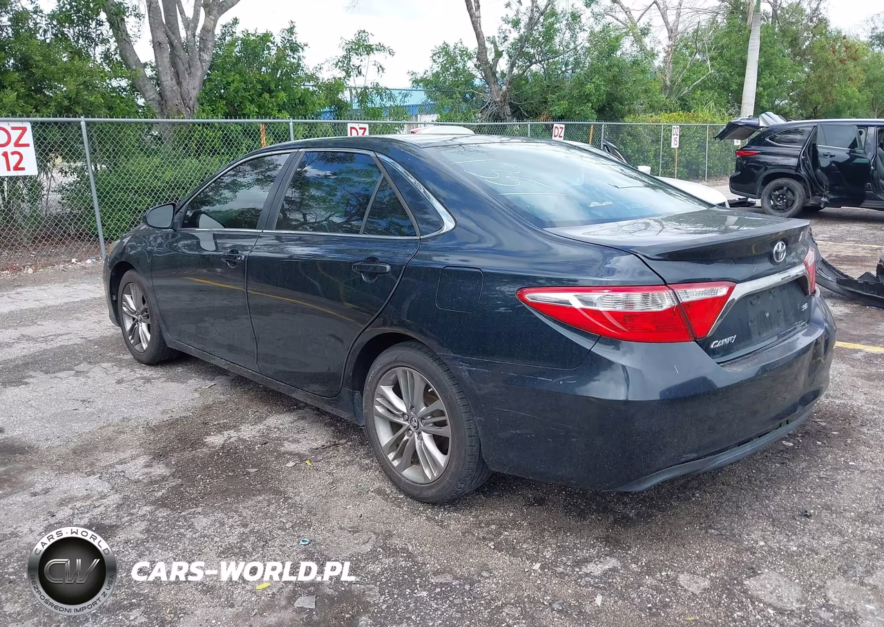 2015 Toyota Camry Se VIN:4T1BF1FK6FU001351 - 3
