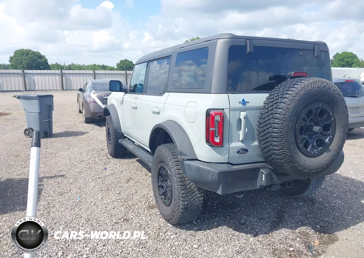 2022 Ford Bronco Outer Banks VIN:1FMEE5DP8NLB73360 - 3