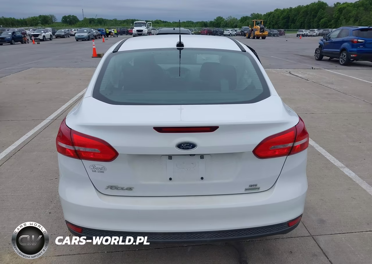 2018 Ford Focus Se VIN:1FADP3FE1JL219802 - 16