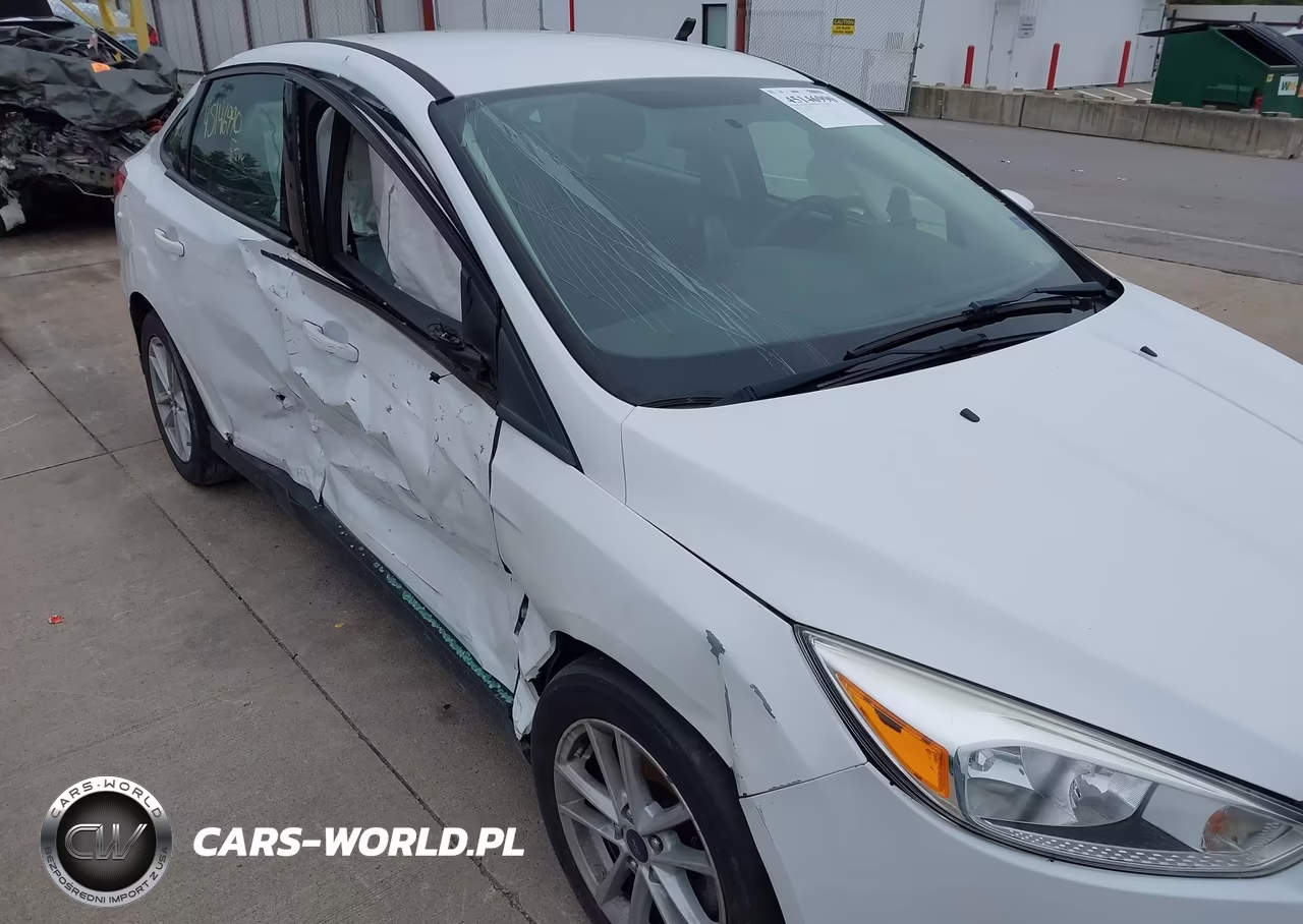 2018 Ford Focus Se VIN:1FADP3FE1JL219802 - 6