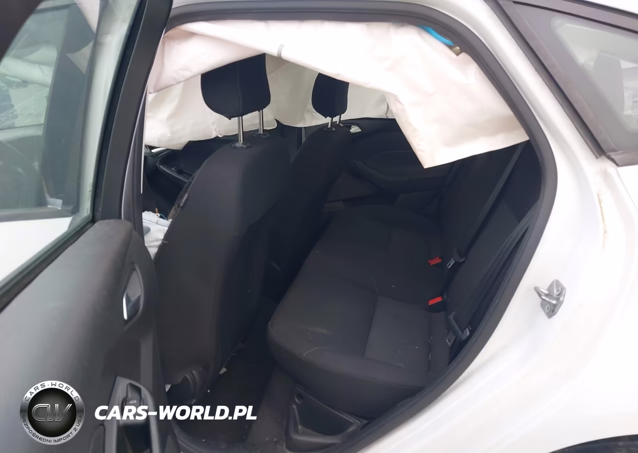 2018 Ford Focus Se VIN:1FADP3FE1JL219802 - 8