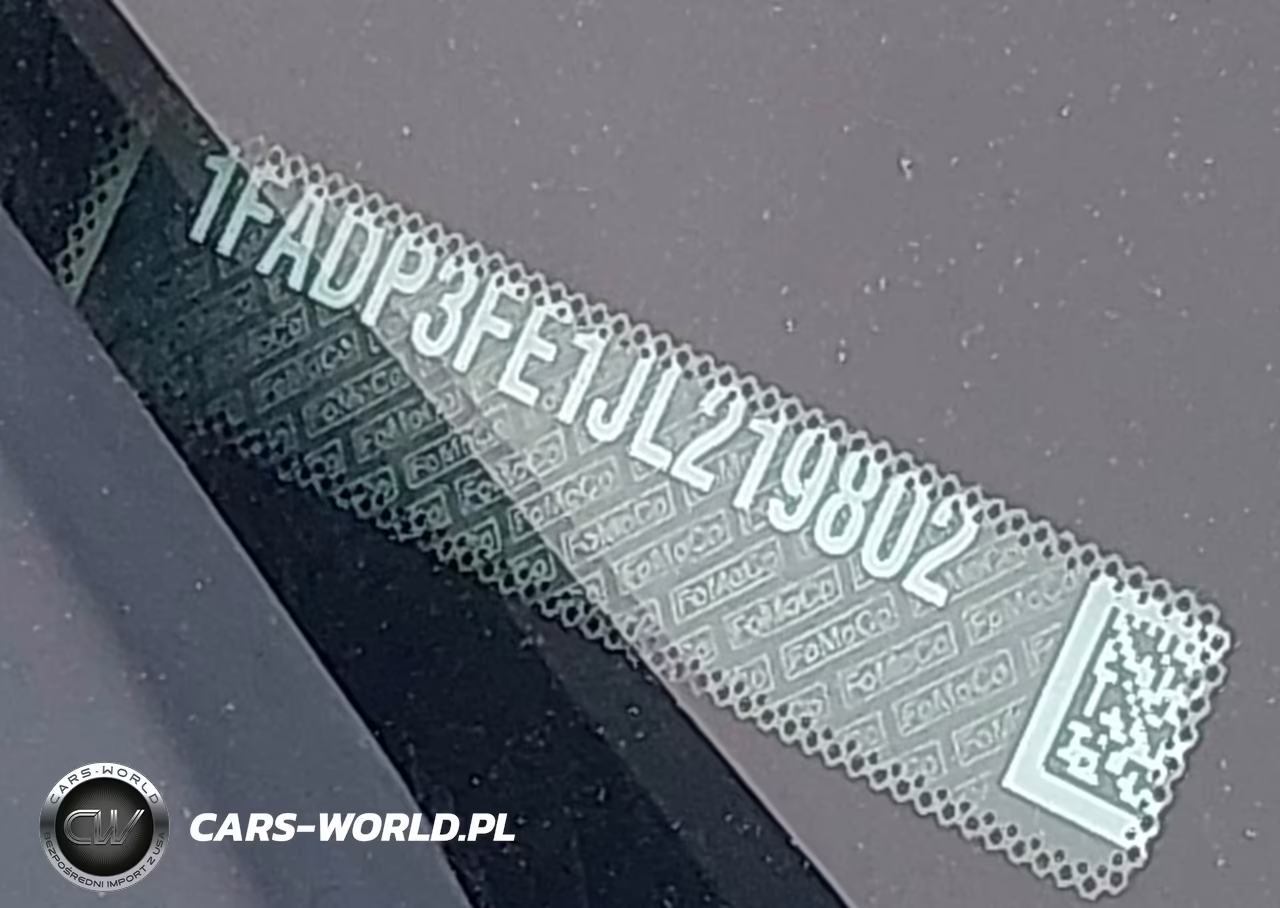 2018 Ford Focus Se VIN:1FADP3FE1JL219802 - 9