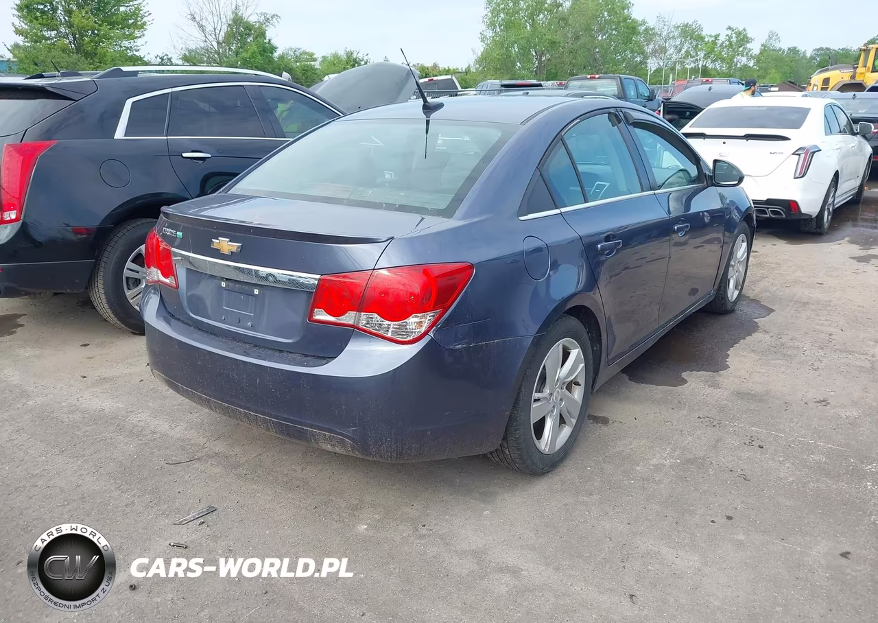 2014 Chevrolet Cruze Diesel VIN:1G1P75SZ5E7177671 - 4