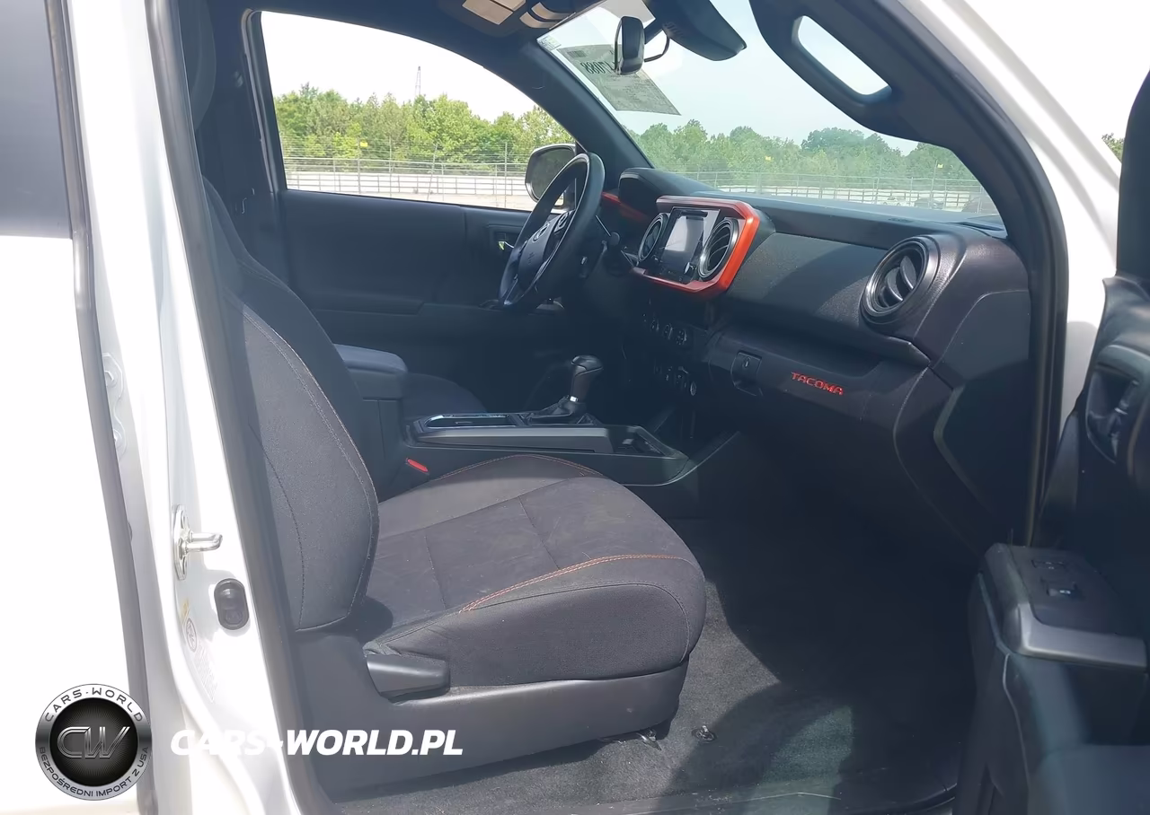 2018 Toyota Tacoma Trd Sport VIN:5TFCZ5ANXJX162723 - 5