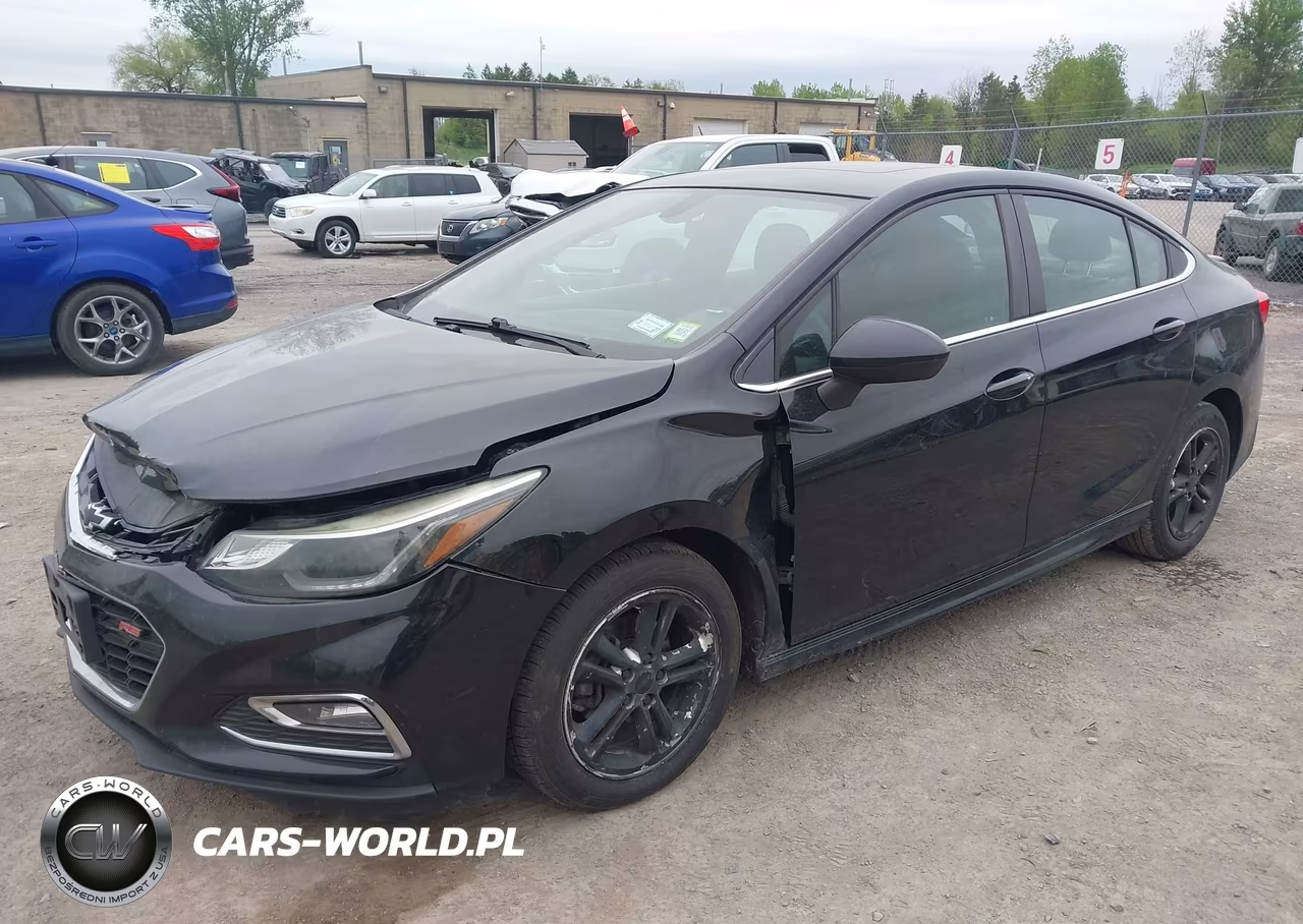 2018 Chevrolet Cruze Lt Auto VIN:1G1BE5SM2J7133111 - 2