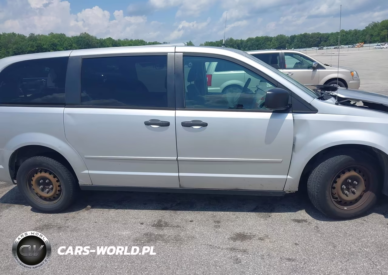 2008 Chrysler Town & Country Lx VIN:2A8HR44H68R703323 - 13