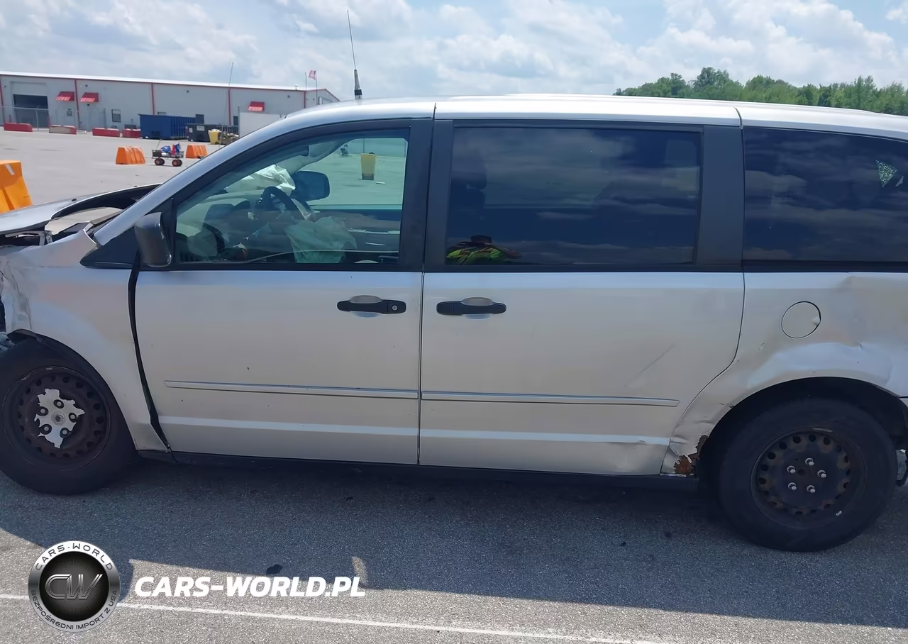2008 Chrysler Town & Country Lx VIN:2A8HR44H68R703323 - 14