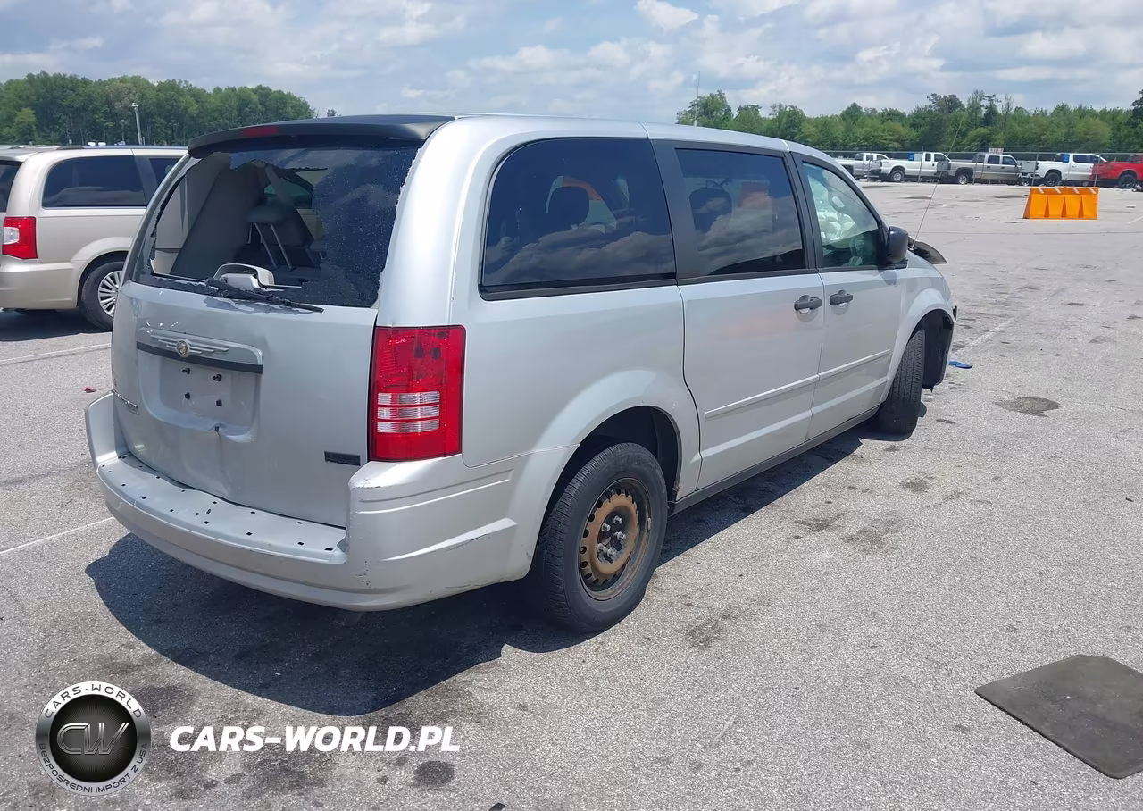 2008 Chrysler Town & Country Lx VIN:2A8HR44H68R703323 - 4