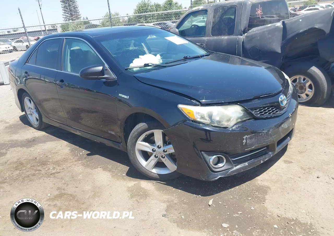 2014 Toyota Camry Hybrid Se Limited Edition – zdjęcie 1 z 16