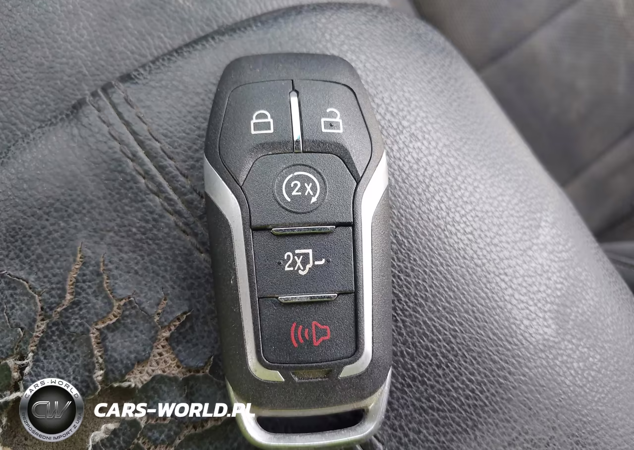 2015 Ford Mustang V6 VIN:1FA6P8AM1F5318989 - 11