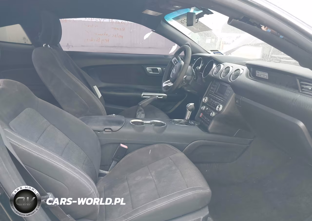 2015 Ford Mustang V6 VIN:1FA6P8AM1F5318989 - 5