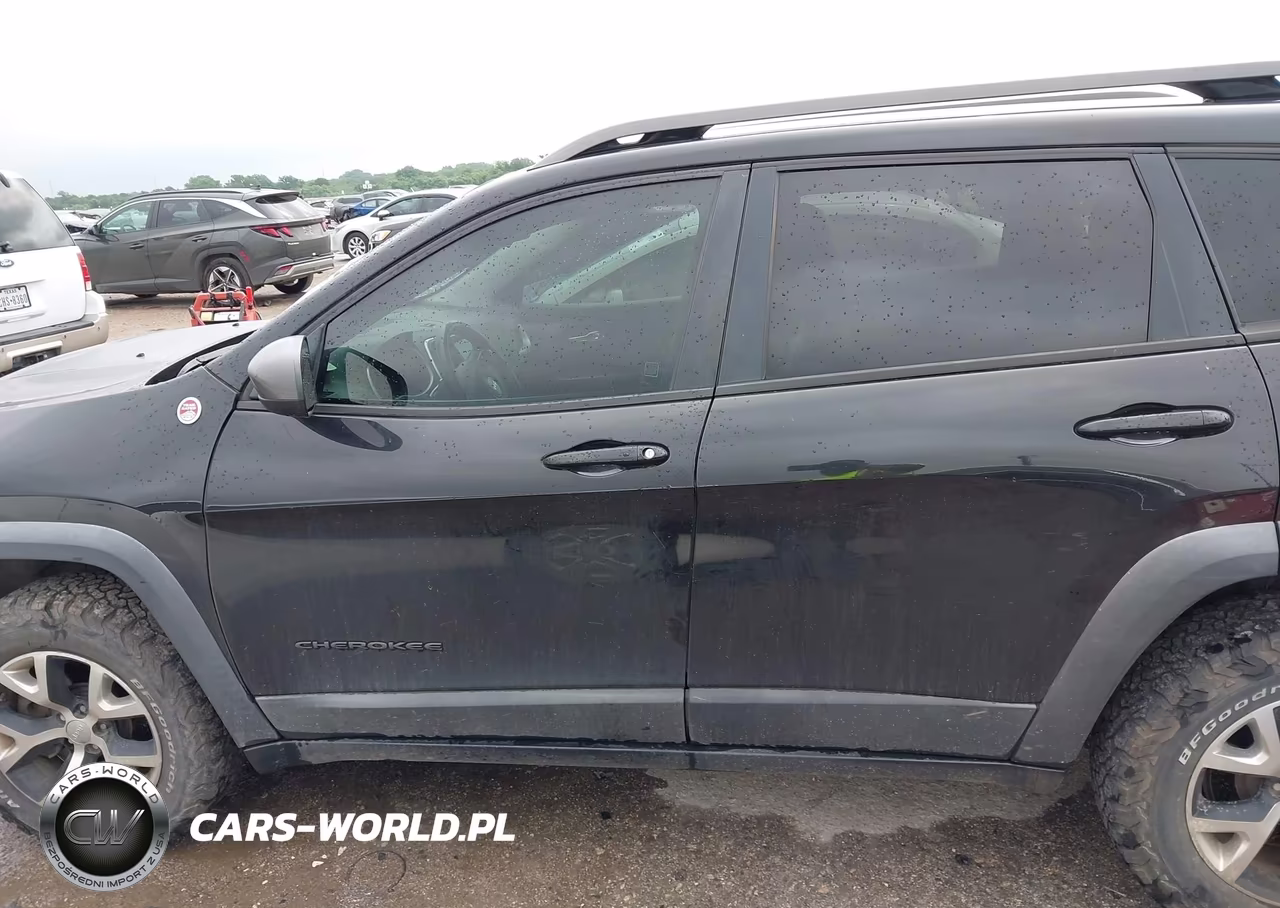 2015 Jeep Cherokee Trailhawk VIN:1C4PJMBS3FW571019 - 14