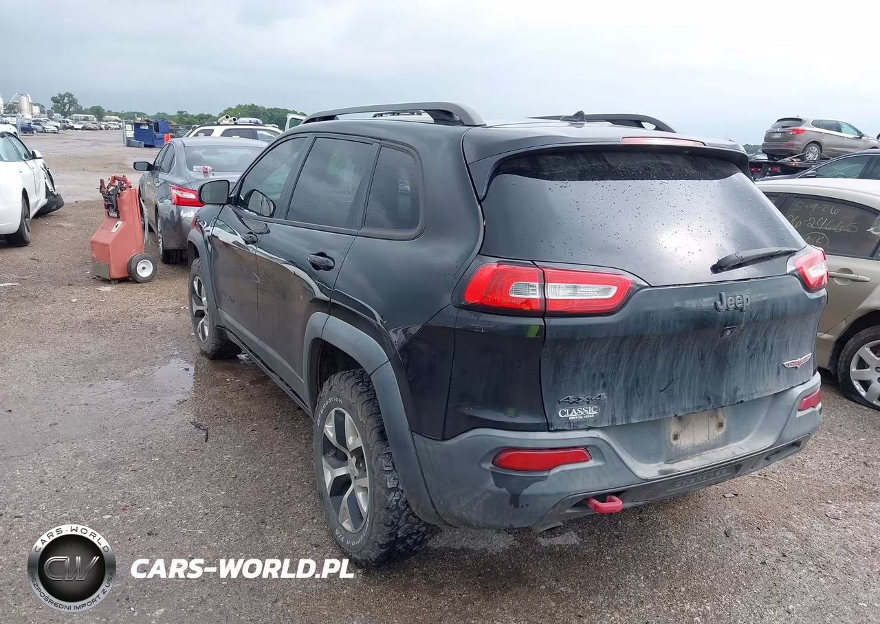 2015 Jeep Cherokee Trailhawk VIN:1C4PJMBS3FW571019 - 3