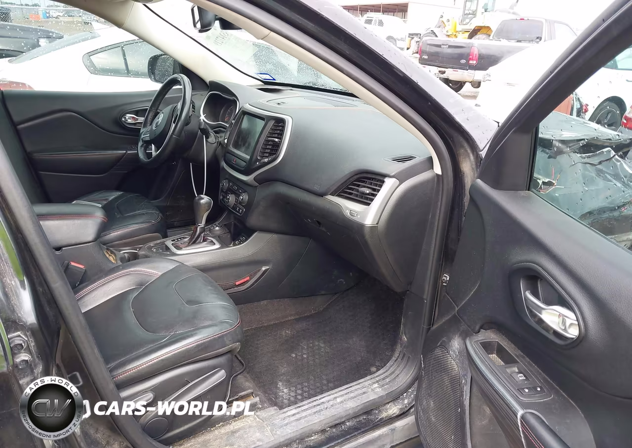 2015 Jeep Cherokee Trailhawk VIN:1C4PJMBS3FW571019 - 5