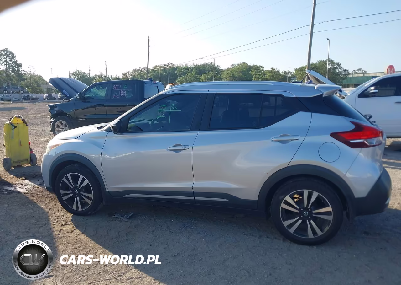 2019 Nissan Kicks Sr VIN:3N1CP5CU1KL550000 - 14