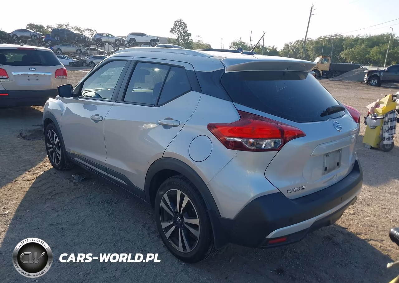 2019 Nissan Kicks Sr VIN:3N1CP5CU1KL550000 - 3