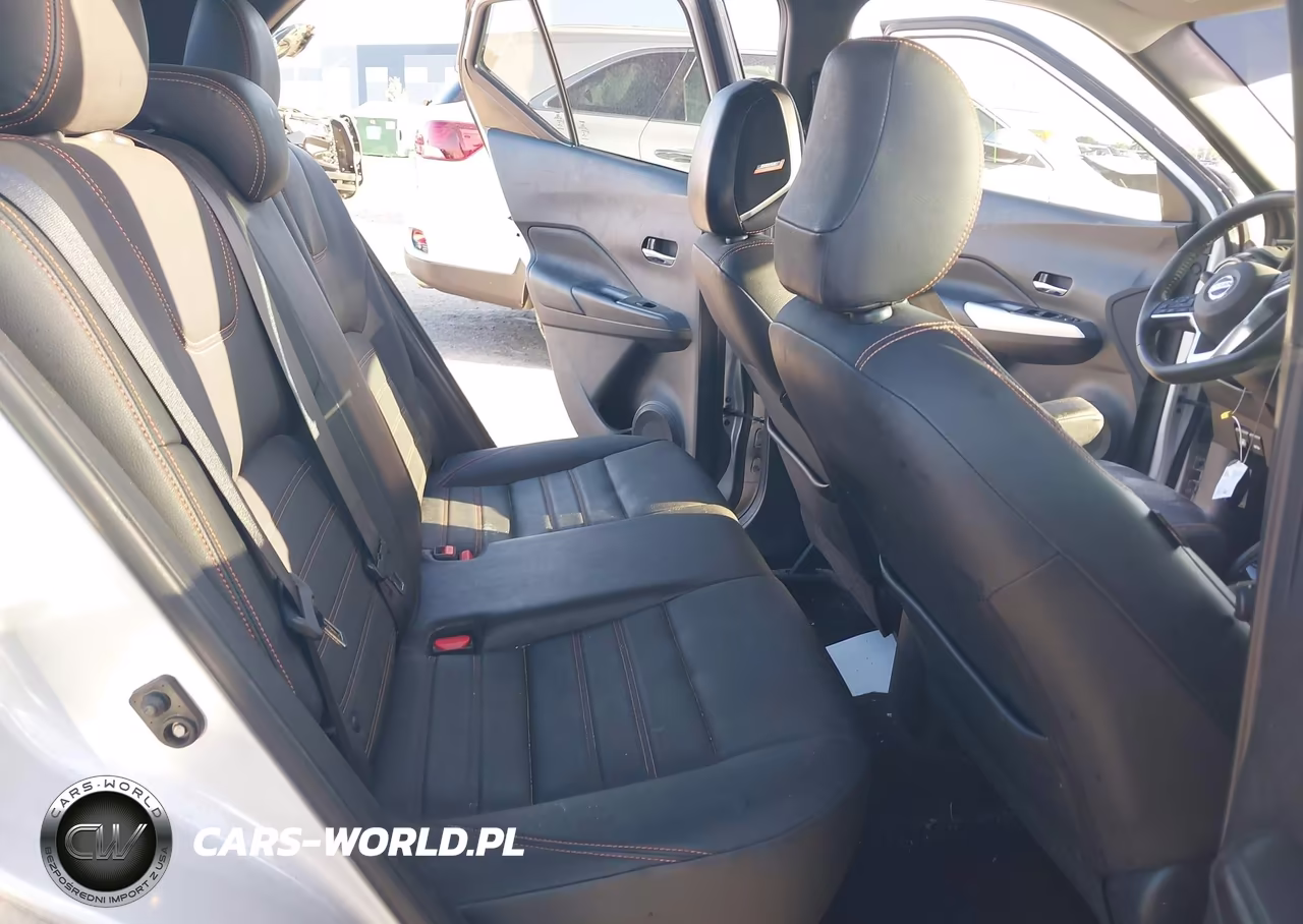2019 Nissan Kicks Sr VIN:3N1CP5CU1KL550000 - 8