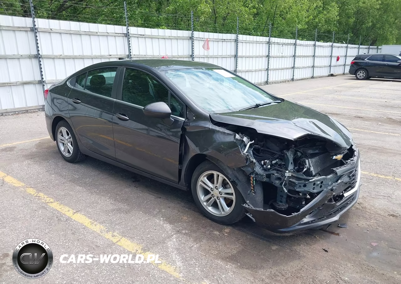 2017 Chevrolet Cruze Lt Auto – zdjęcie 1 z 17