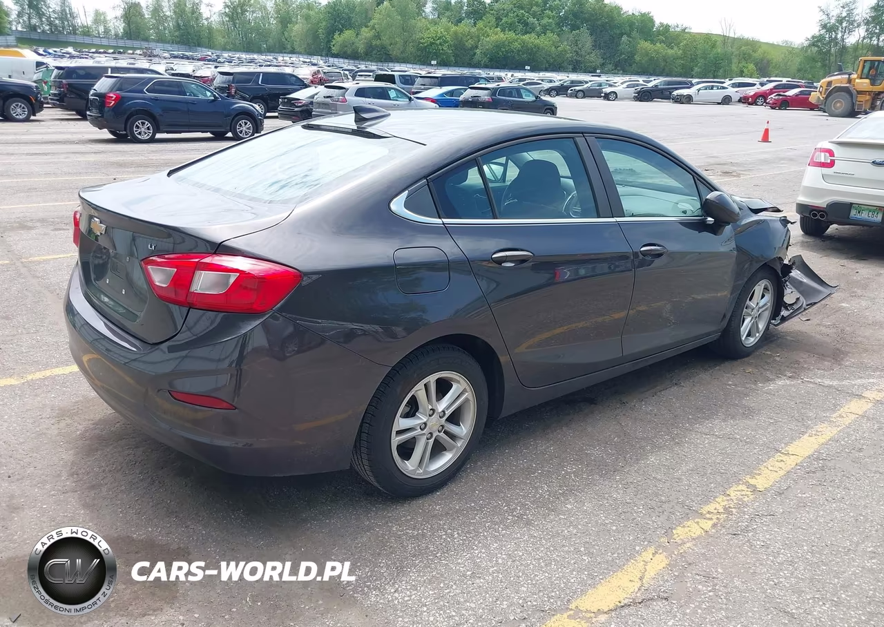 2017 Chevrolet Cruze Lt Auto VIN:1G1BE5SM5H7238641 - 4