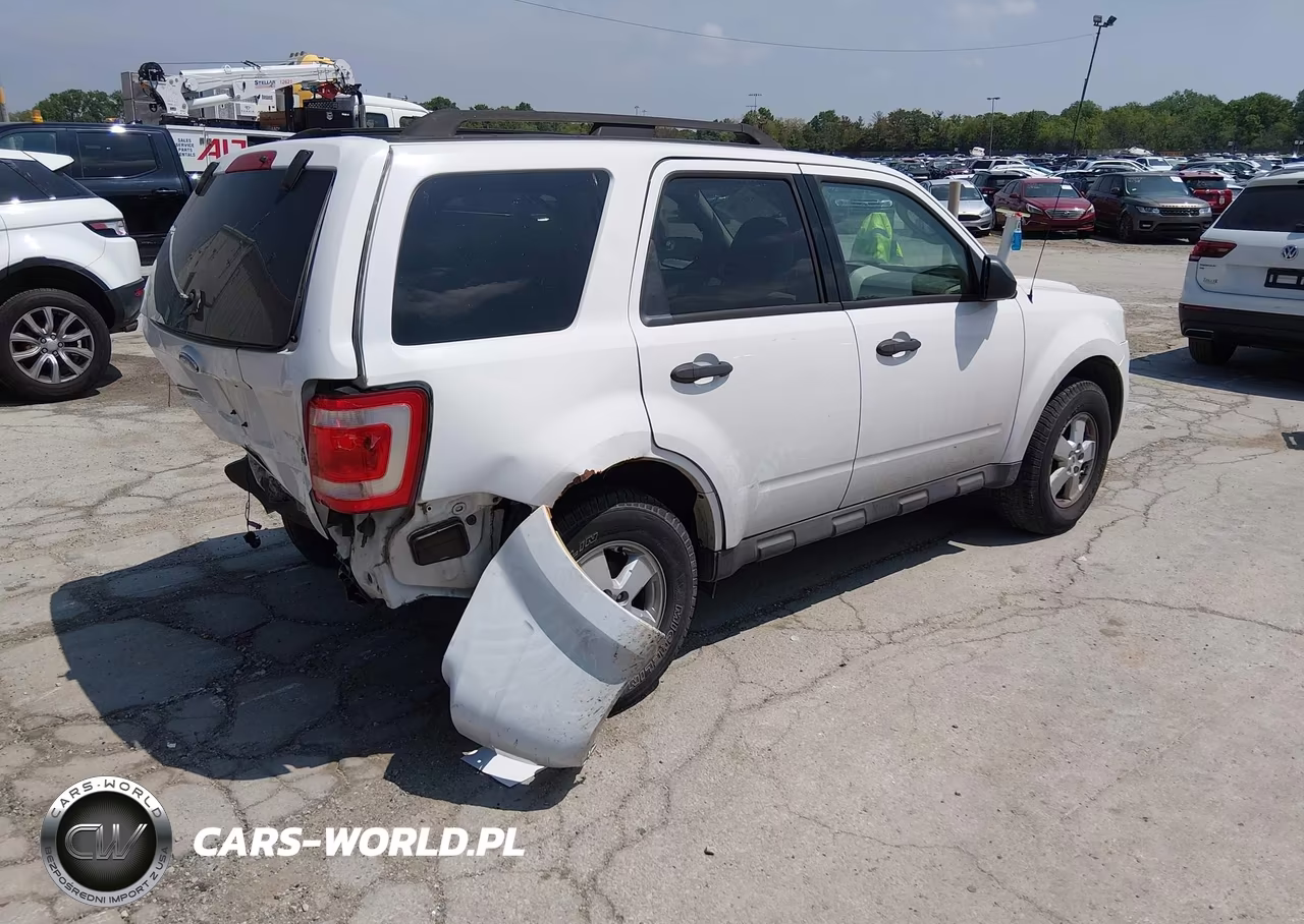 2010 Ford Escape Xlt VIN:1FMCU9DG9AKC79320 - 4