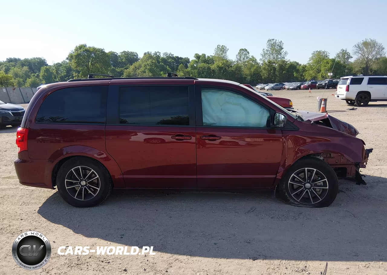 2018 Dodge Grand Caravan Gt VIN:2C4RDGEG8JR146843 - 14
